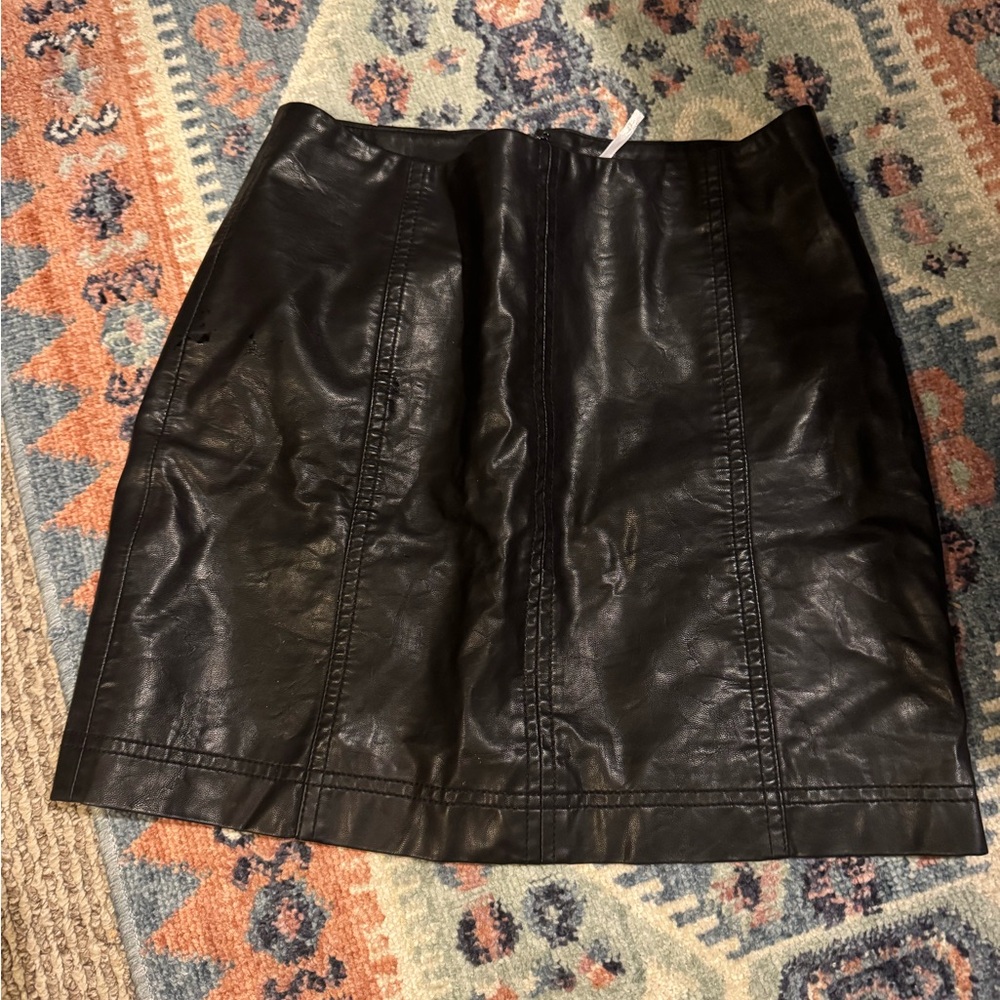 Free people black faux leather skirt - size 4